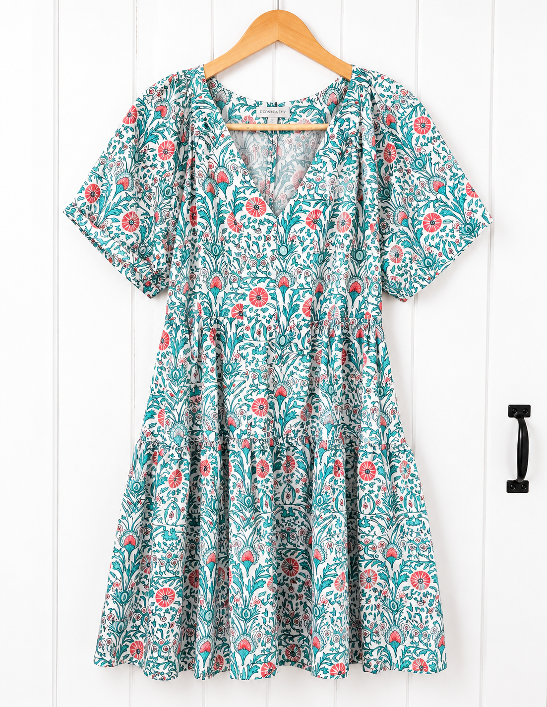 Crown & Ivy Floral Tiered Dress - Medium